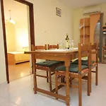 Appartement By The Sea - 2459 Vis